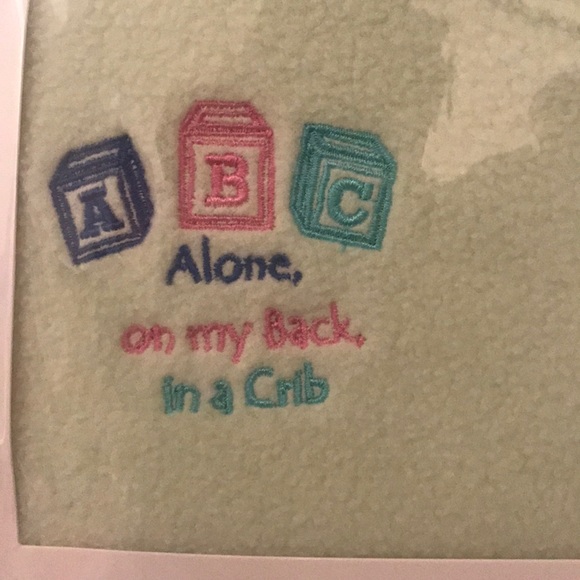 Wearable blanket and 4 pack of bodysuit - Picture 5 of 10